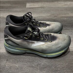 Brooks Ghost Men’s Running Shoes 9.5 Men’s